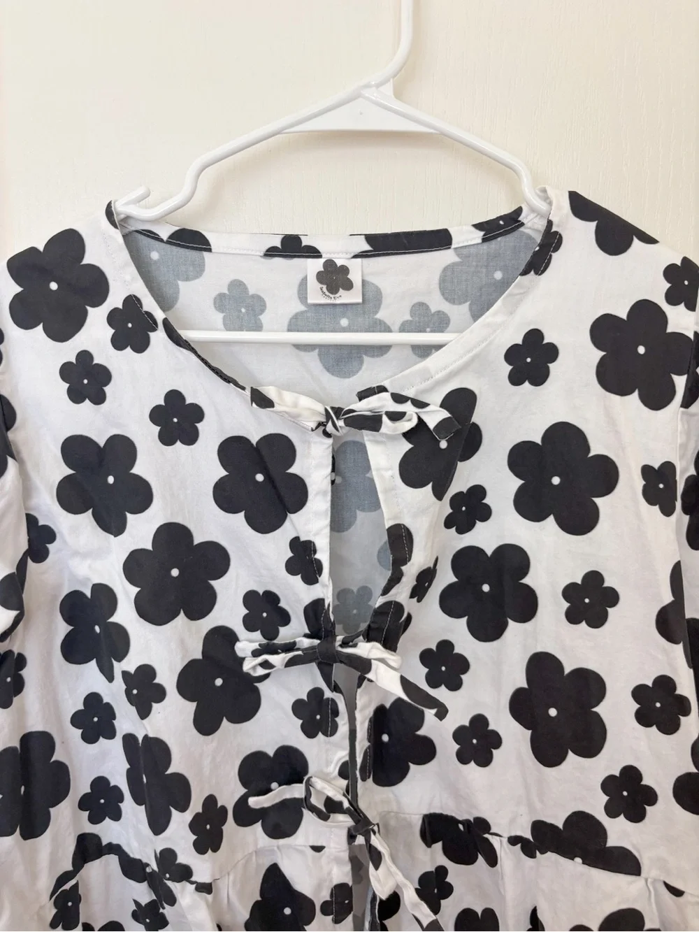 Isabella Eve Apparel Black and White Daisy Tie Front Top - Picture 2 of 4